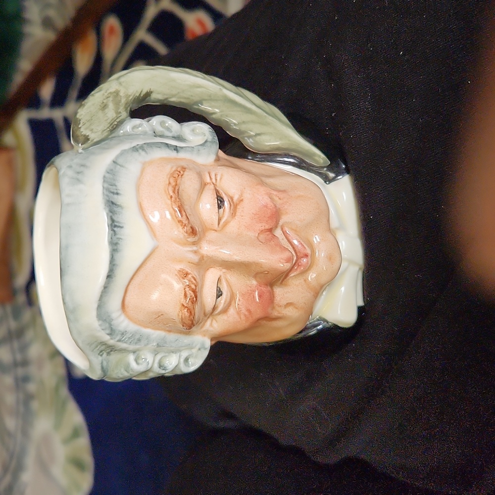 Royal Doulton Figurine/Cup "The Lawyer"